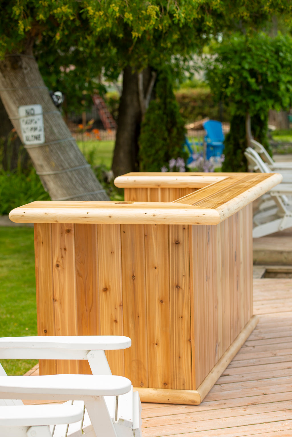 Tropical Paradise Tiki Bar | Seats 6–8