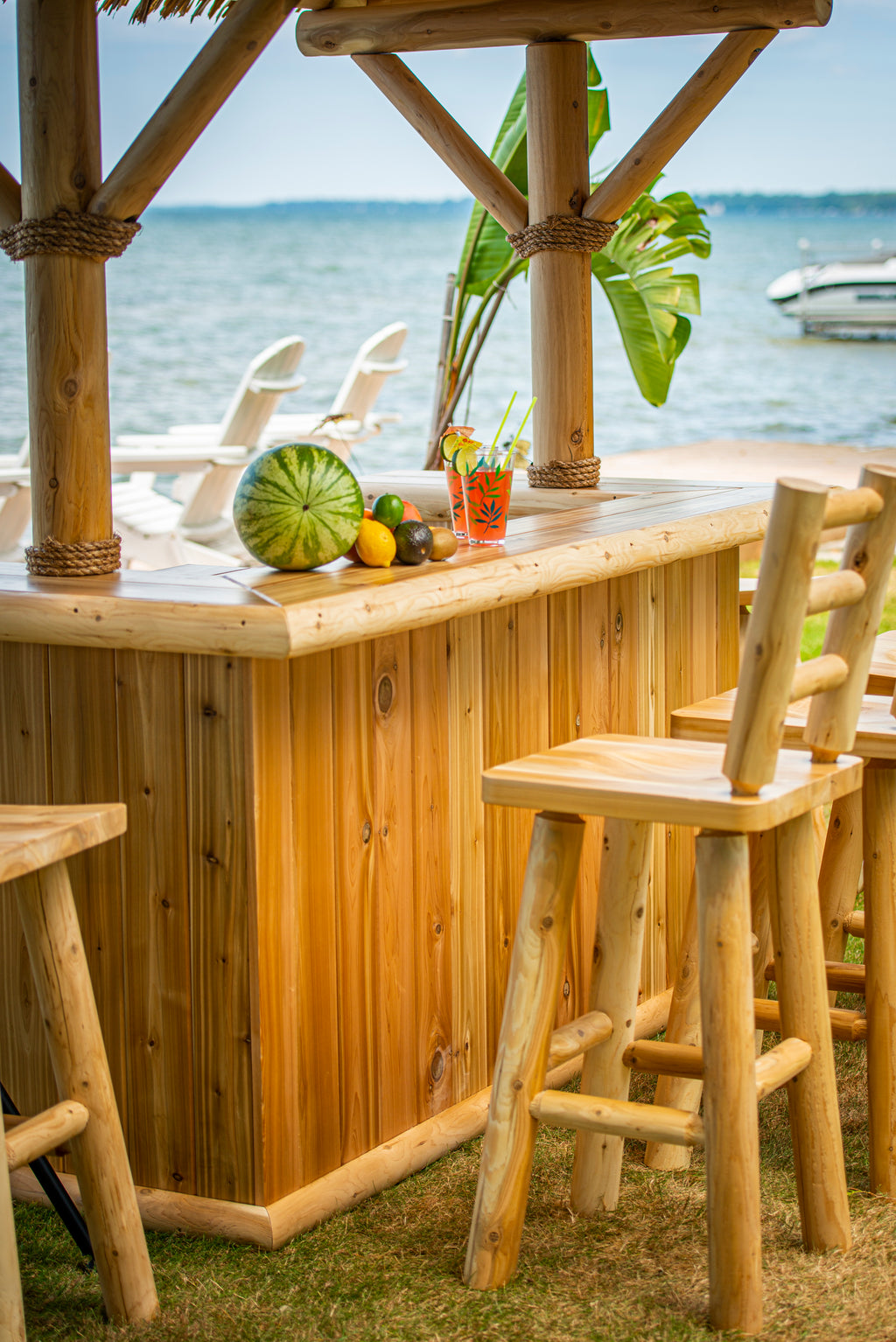Tropical Paradise Tiki Bar | Seats 6–8