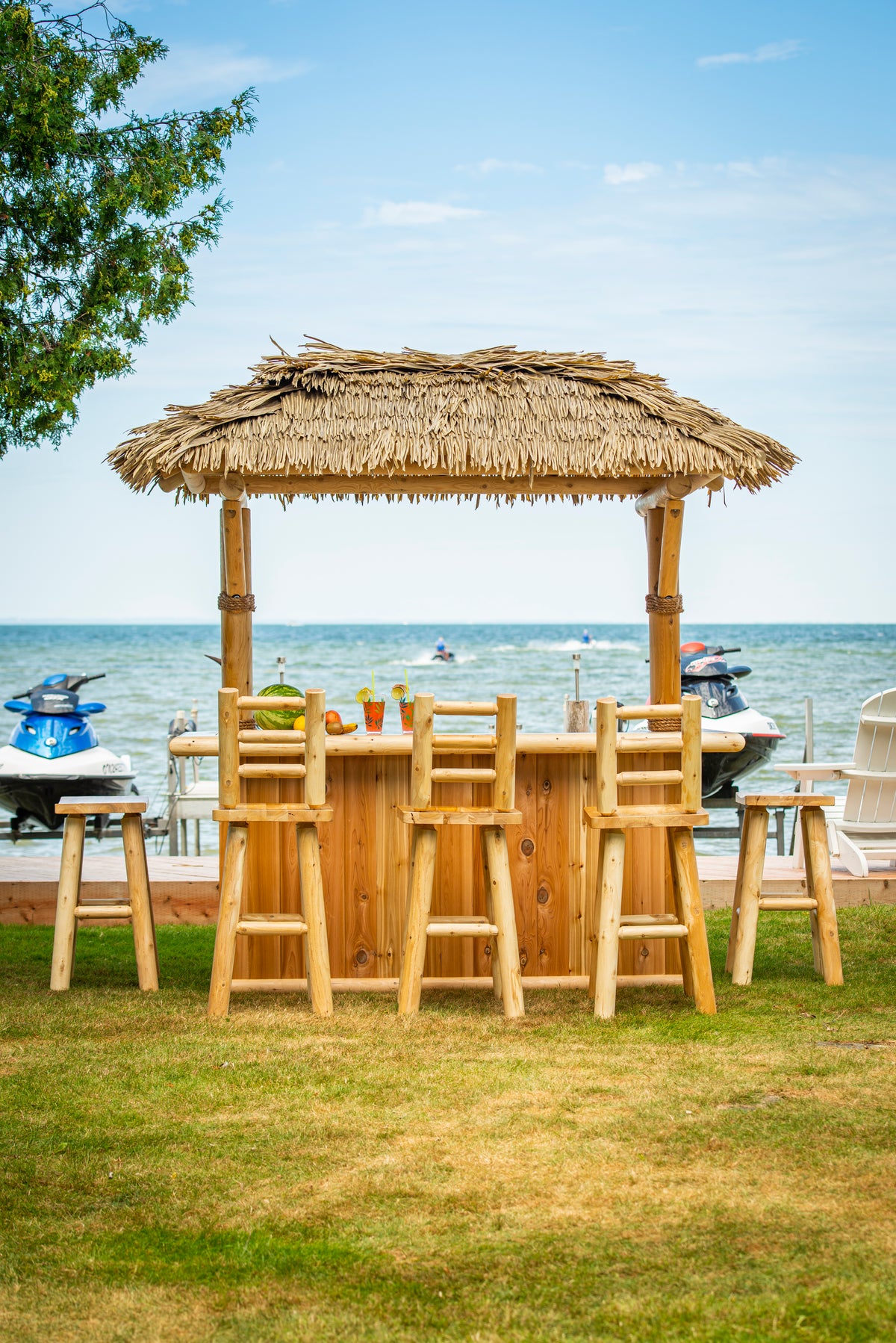 Tropical Paradise Tiki Bar | Seats 6–8